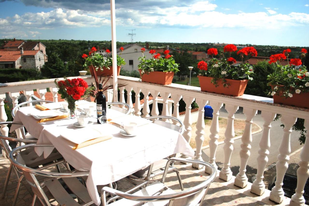 Apartments Maria Porec Luaran gambar